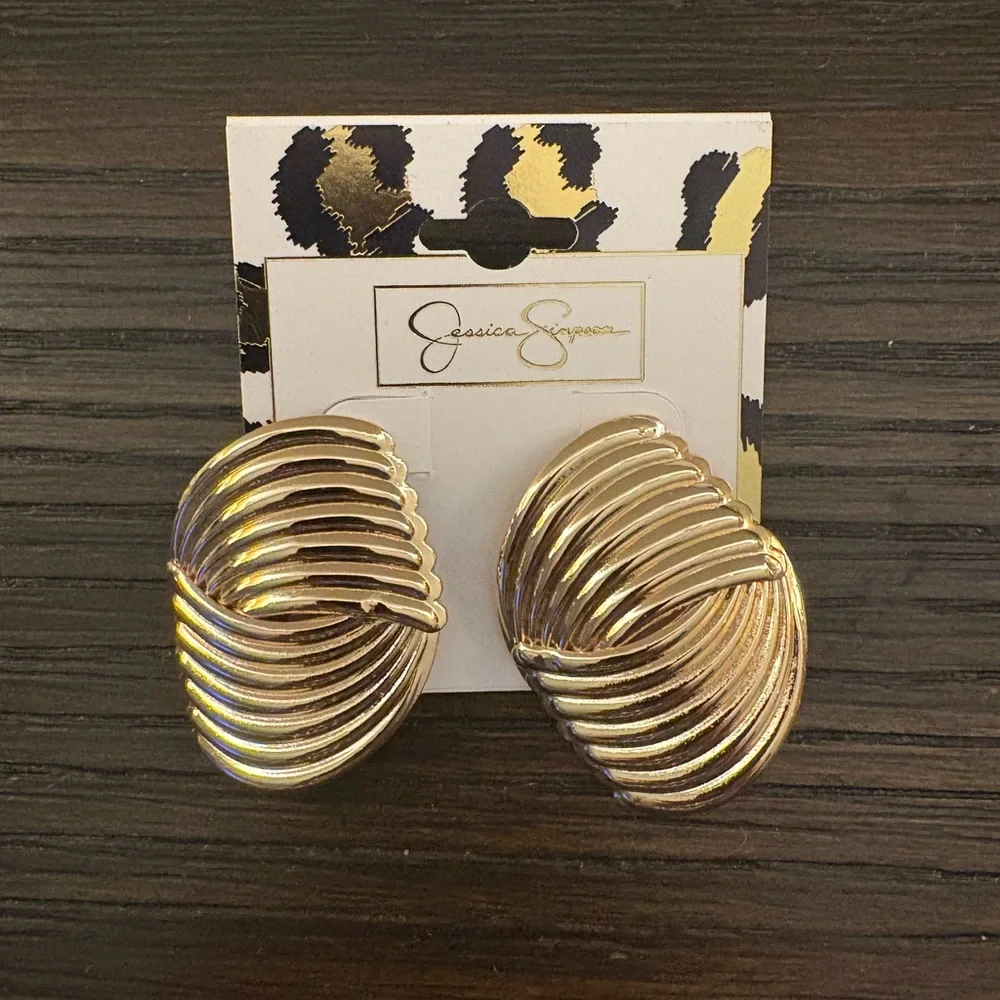NEW Jessica Simpson gold ribbed earrings